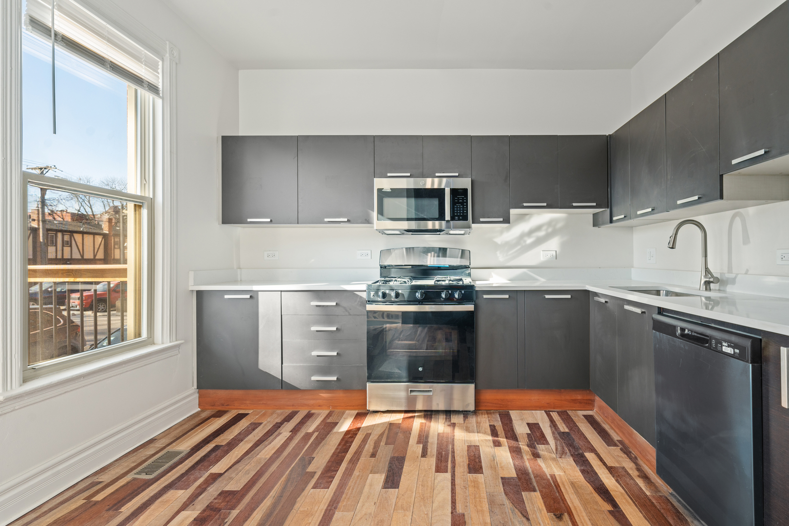 7316 S South Shore Drive, Chicago, IL 60649