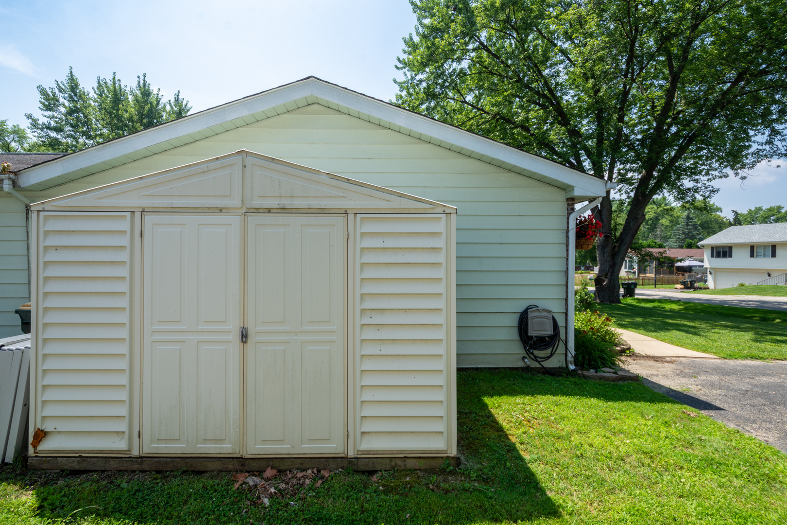271 Sunset Lane, Antioch, IL 60002
