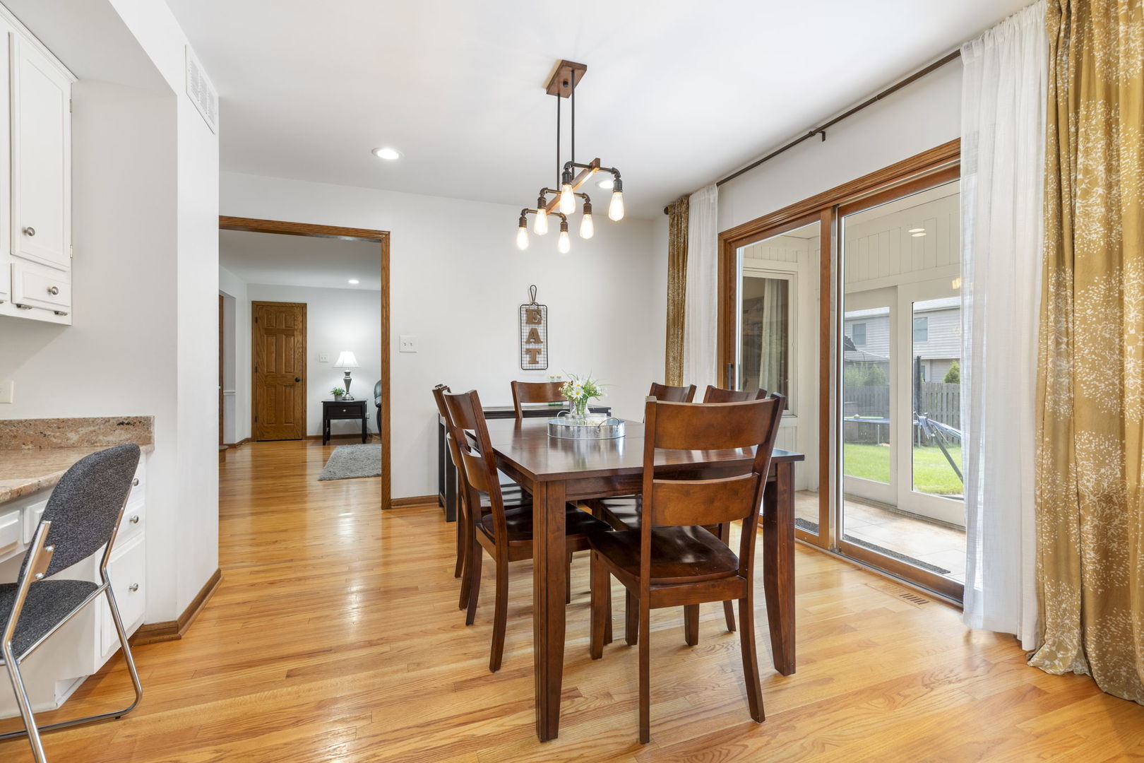 1231 Averill Drive, Batavia, IL 60510