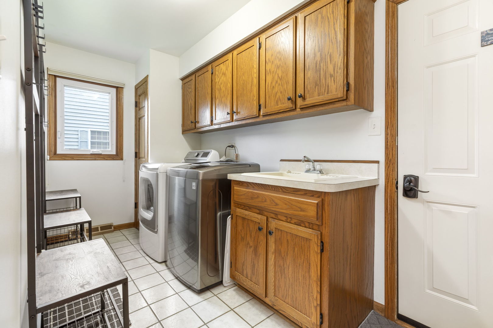 1231 Averill Drive, Batavia, IL 60510