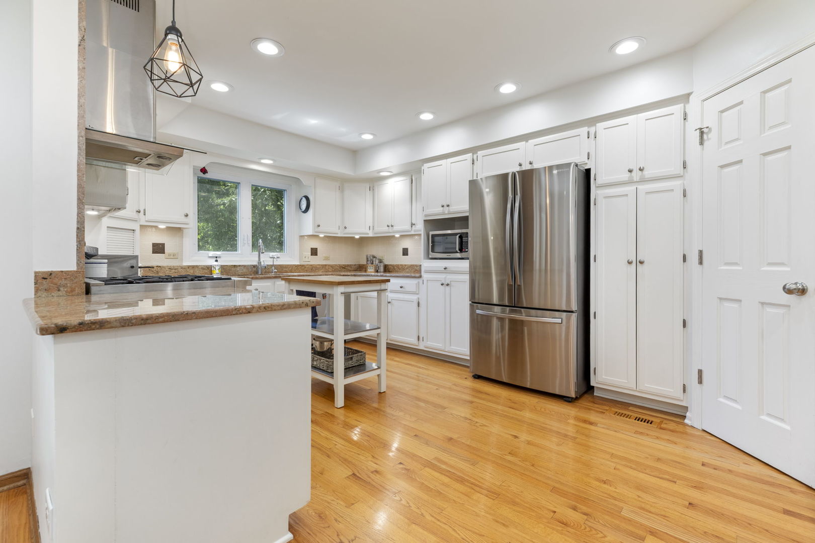 1231 Averill Drive, Batavia, IL 60510