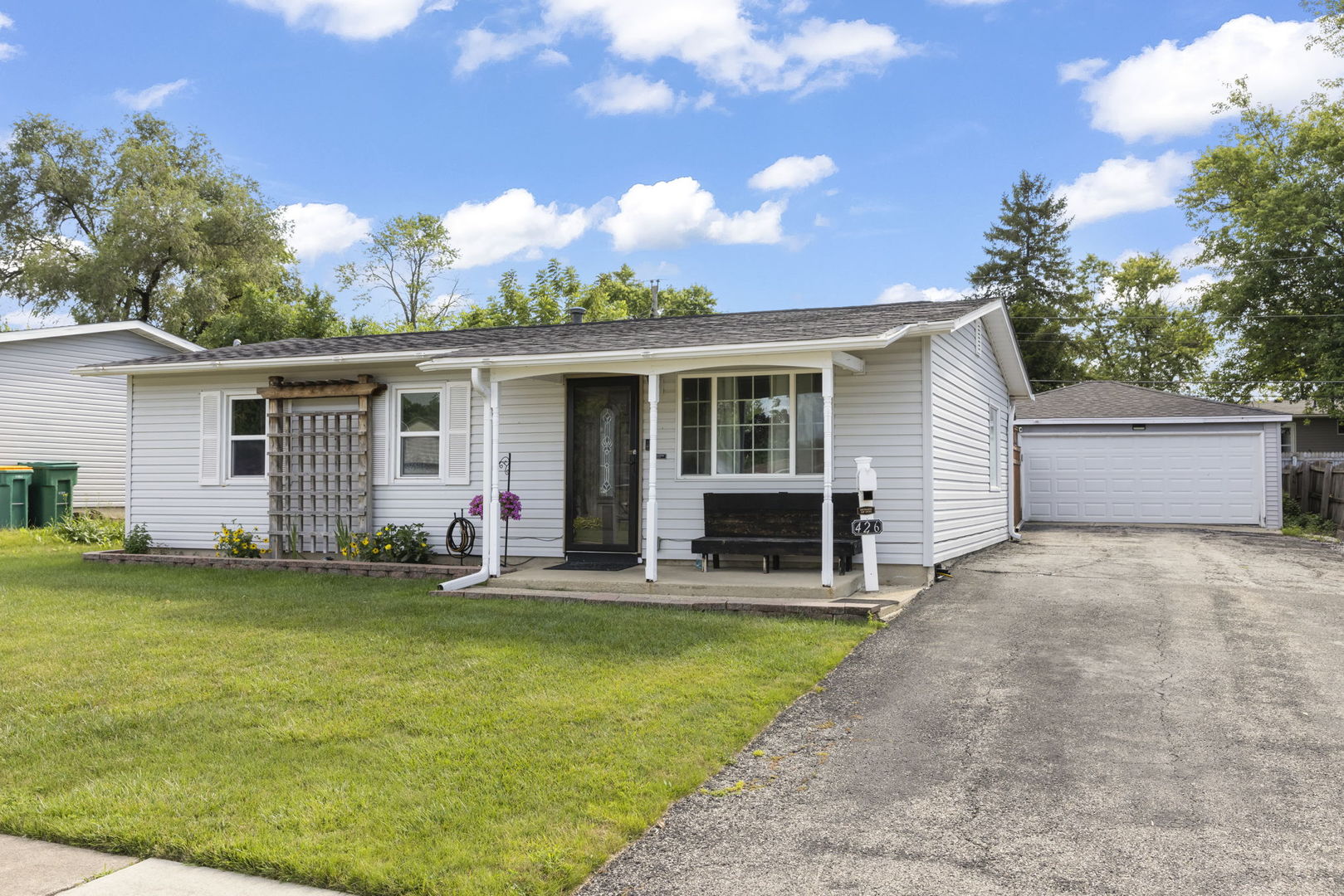 426 Holden Avenue, Romeoville, IL 60446
