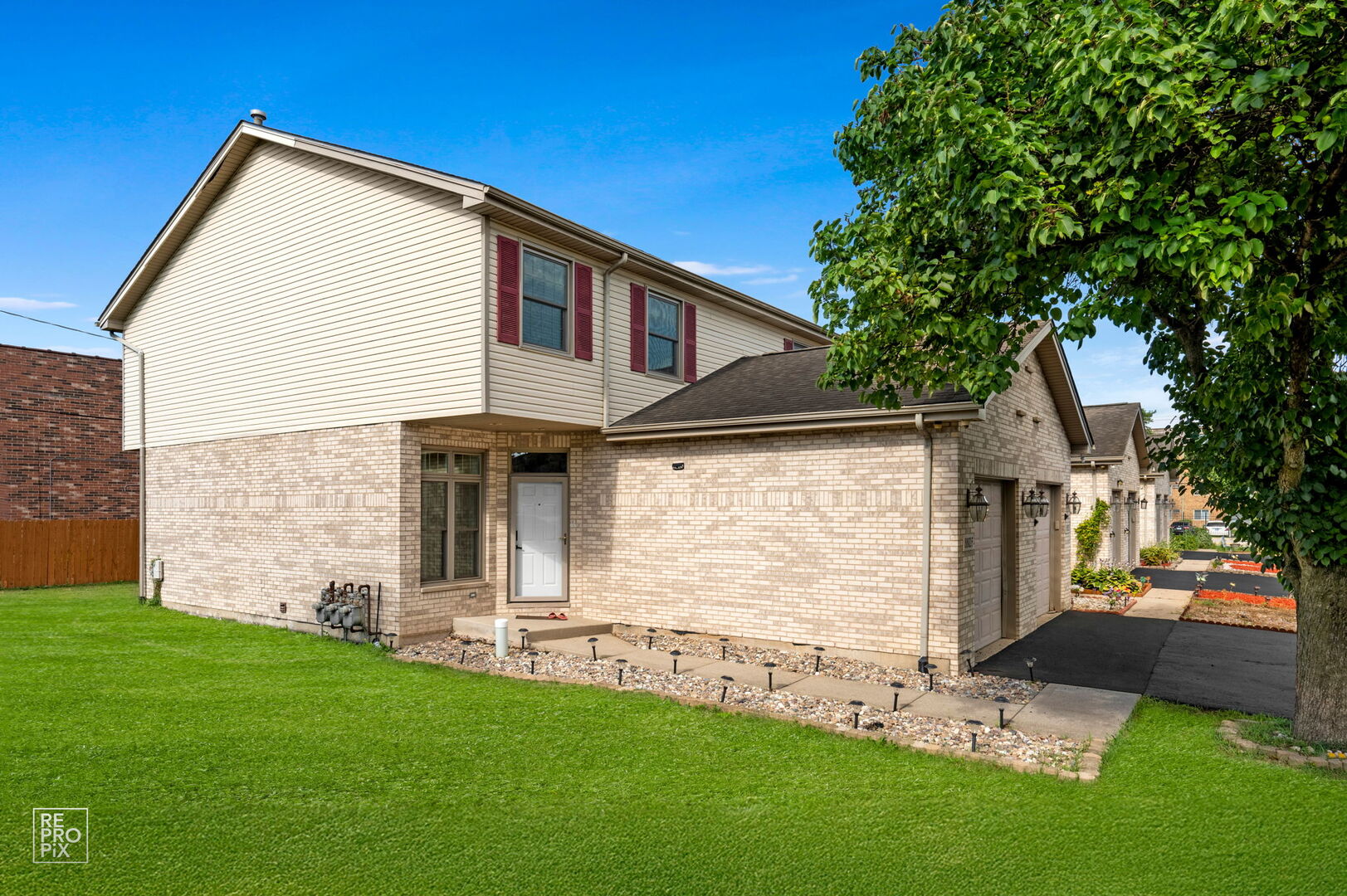 8802 W 83rd Place #F, Justice, IL 60458