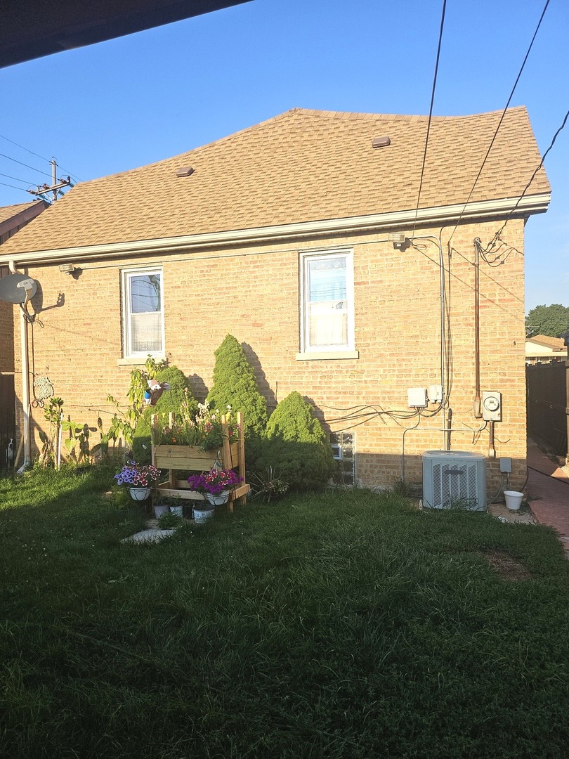 1832 N 23rd Avenue, Melrose Park, IL 60160