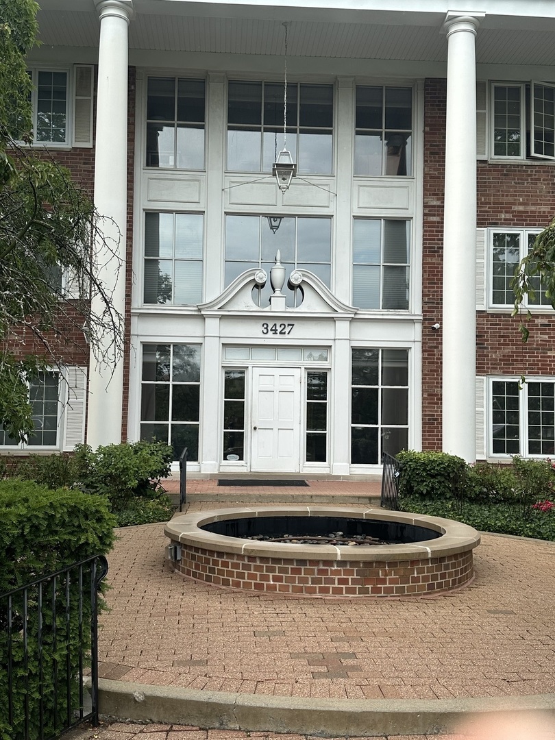 3427 Vollmer Road #302, Flossmoor, IL 60422