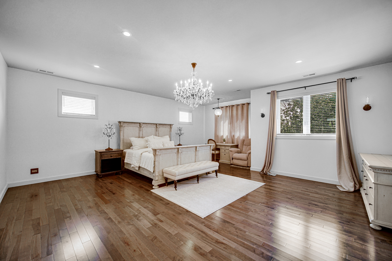 1305 N 11th Avenue, Melrose Park, IL 60160