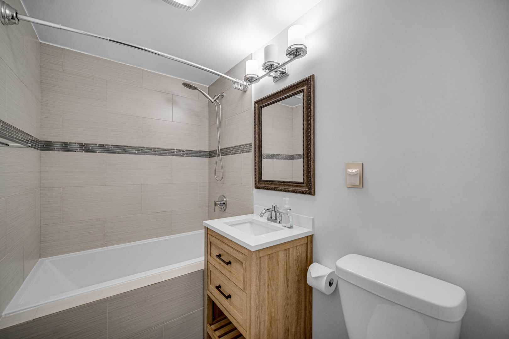 1305 N 11th Avenue, Melrose Park, IL 60160