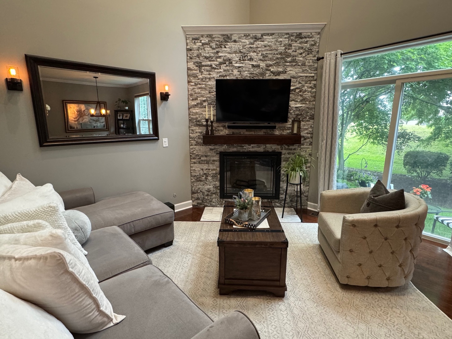 2827 White Thorn Circle, Naperville, IL 60564