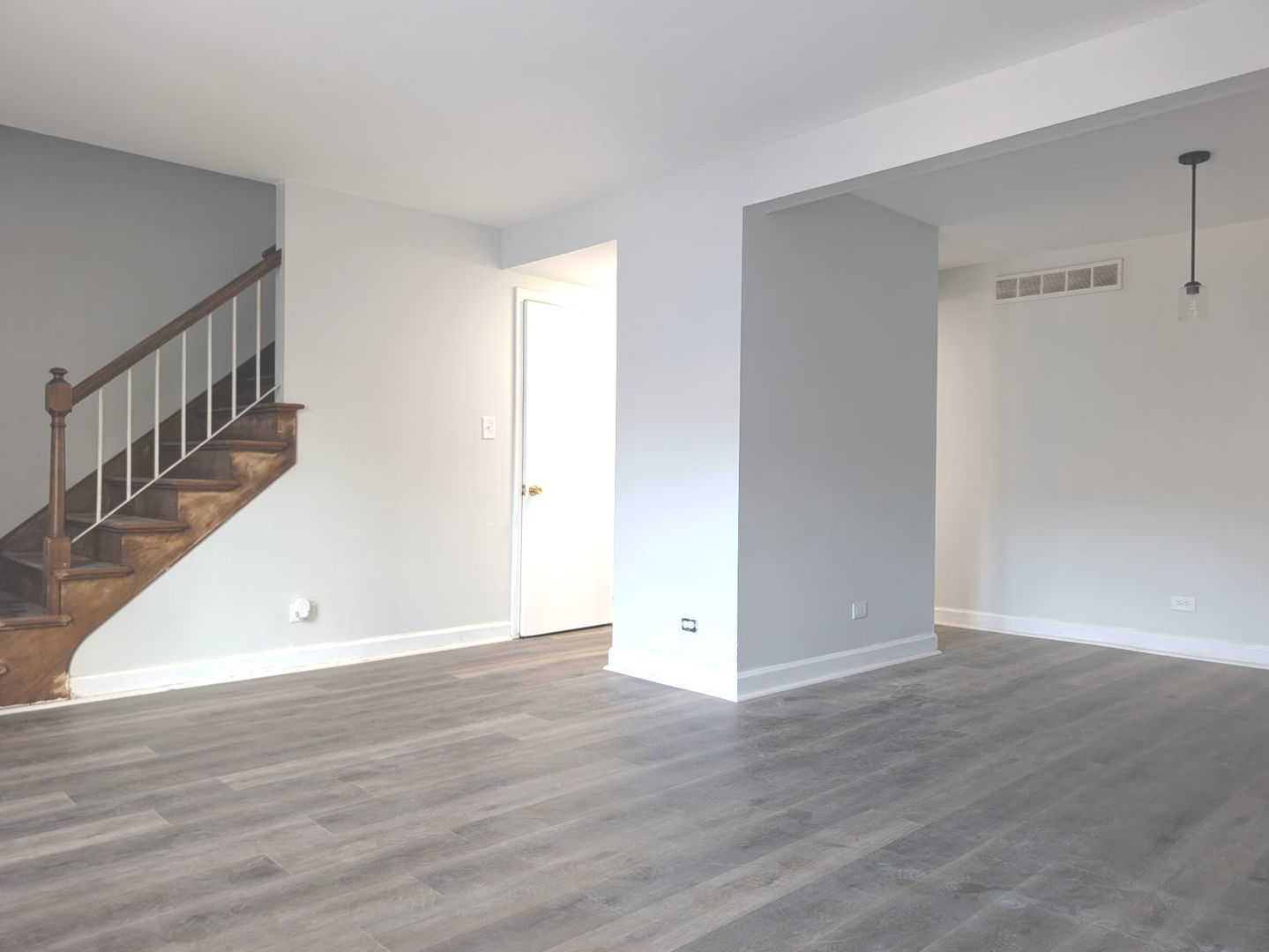 2093 Sutherland Place #2093, Hoffman Estates, IL 60169