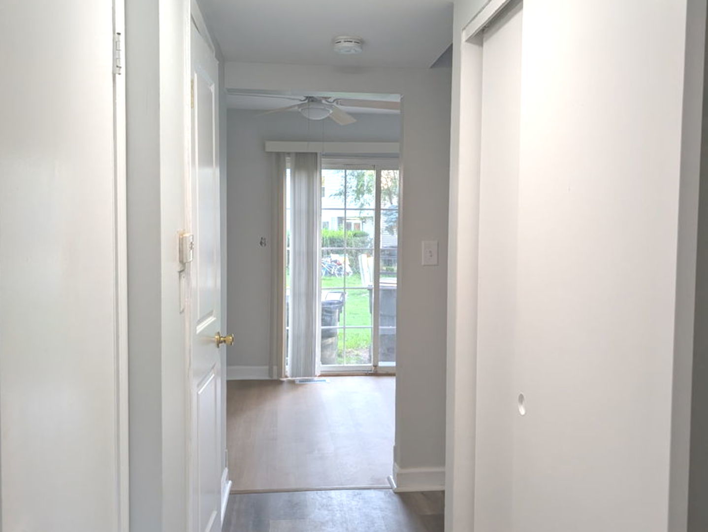 2093 Sutherland Place #2093, Hoffman Estates, IL 60169