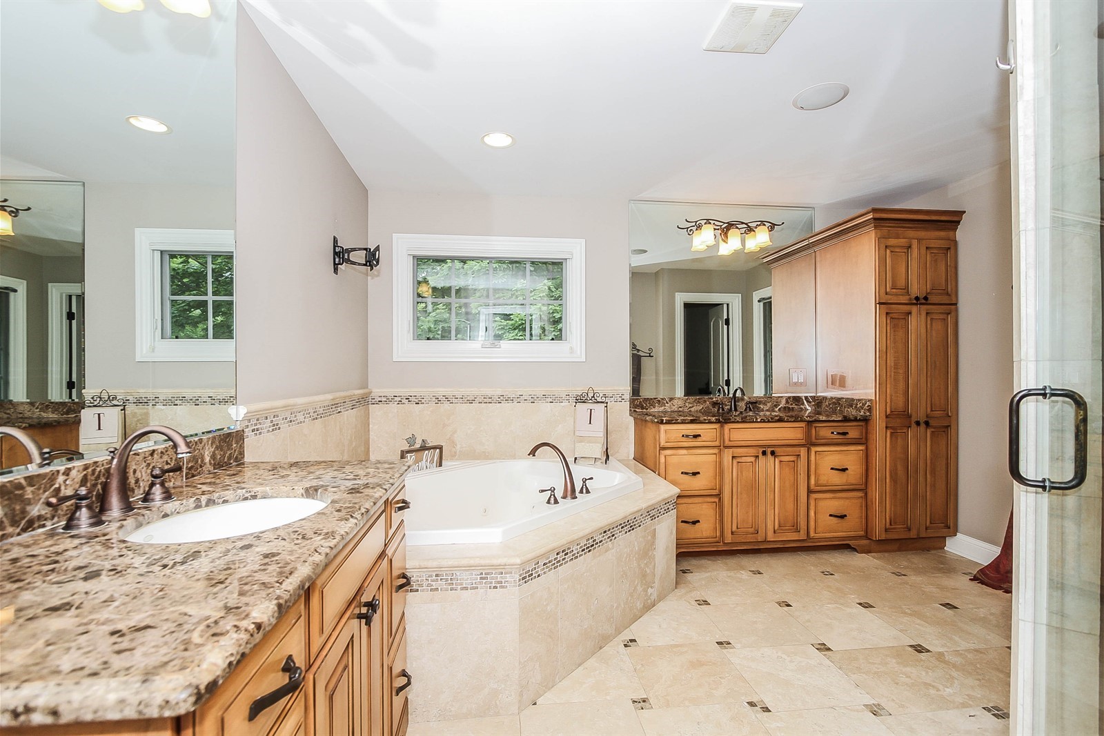 204 E Clarendon Street, Prospect Heights, IL 60070