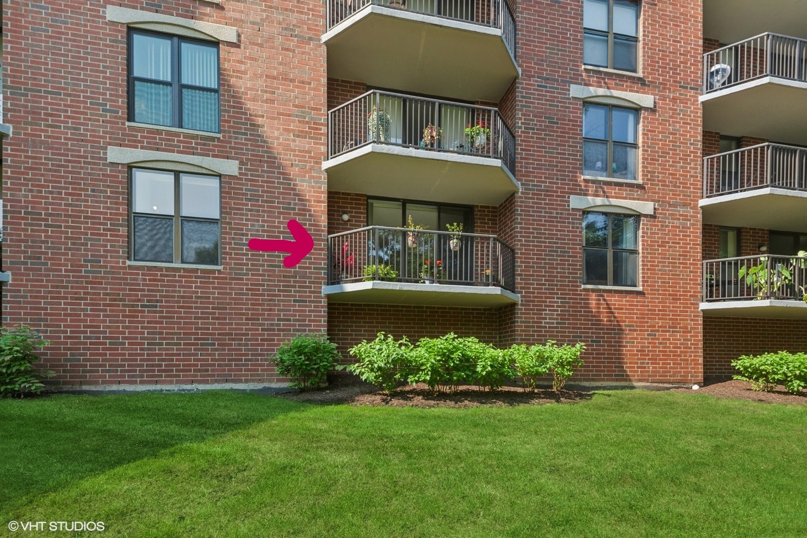 511 Aurora Avenue #108, Naperville, IL 60540