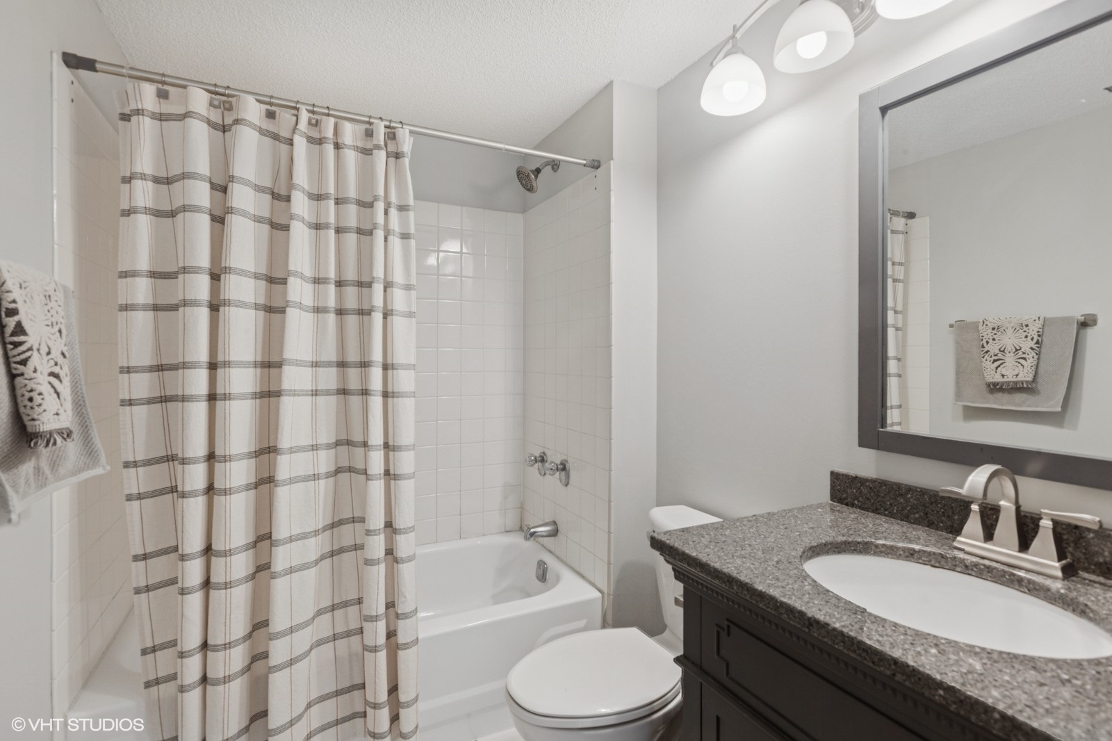 511 Aurora Avenue #108, Naperville, IL 60540