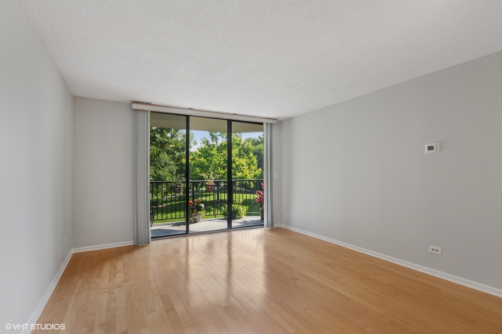 511 Aurora Avenue #108, Naperville, IL 60540