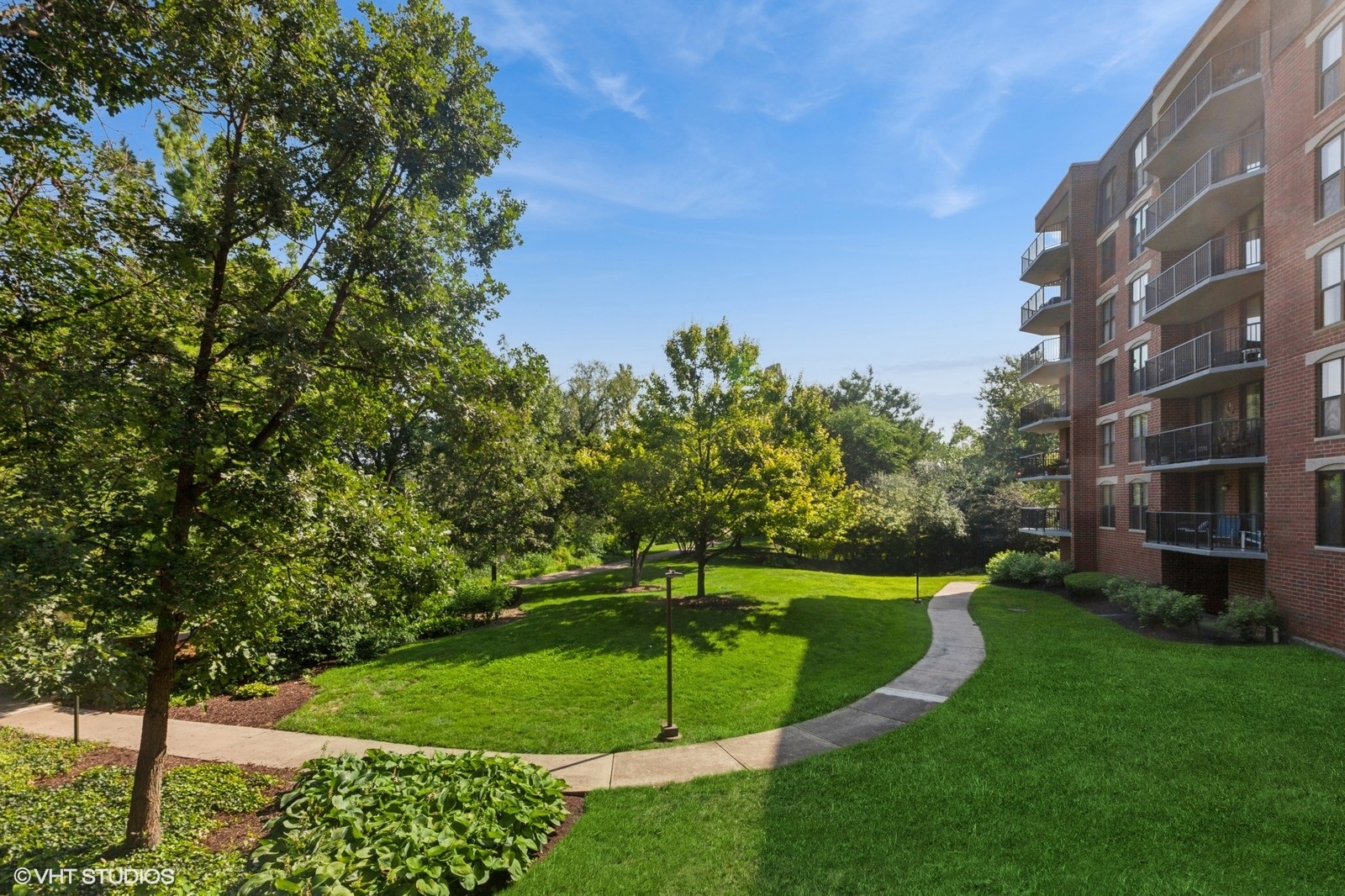 511 Aurora Avenue #108, Naperville, IL 60540