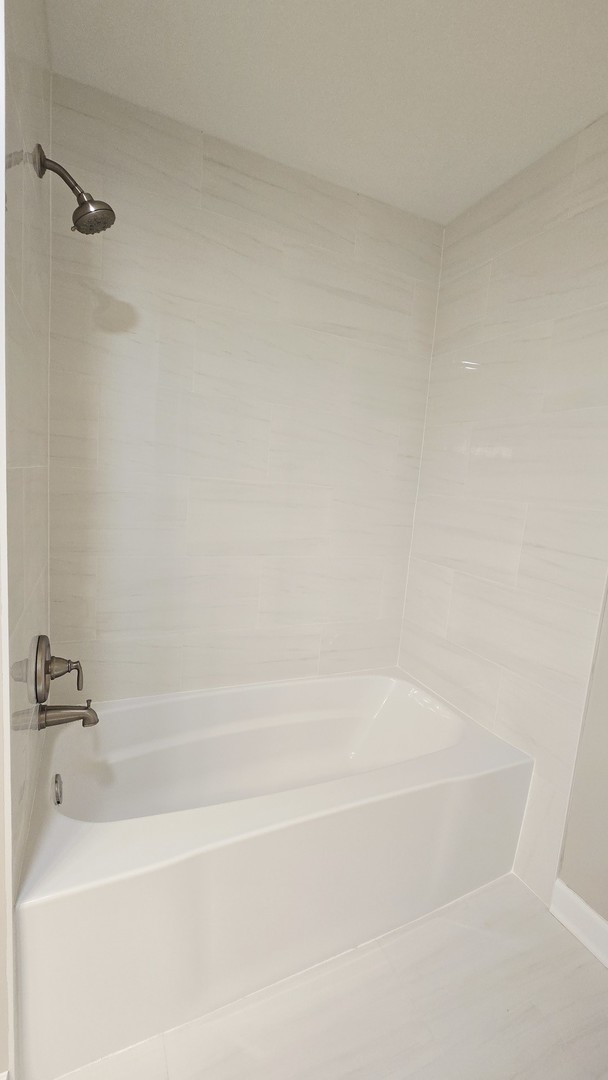 501 Leah Lane #2A, Woodstock, IL 60098
