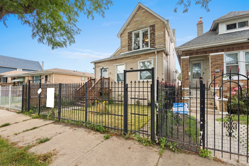 3710 W 60th Place, Chicago, IL 60629