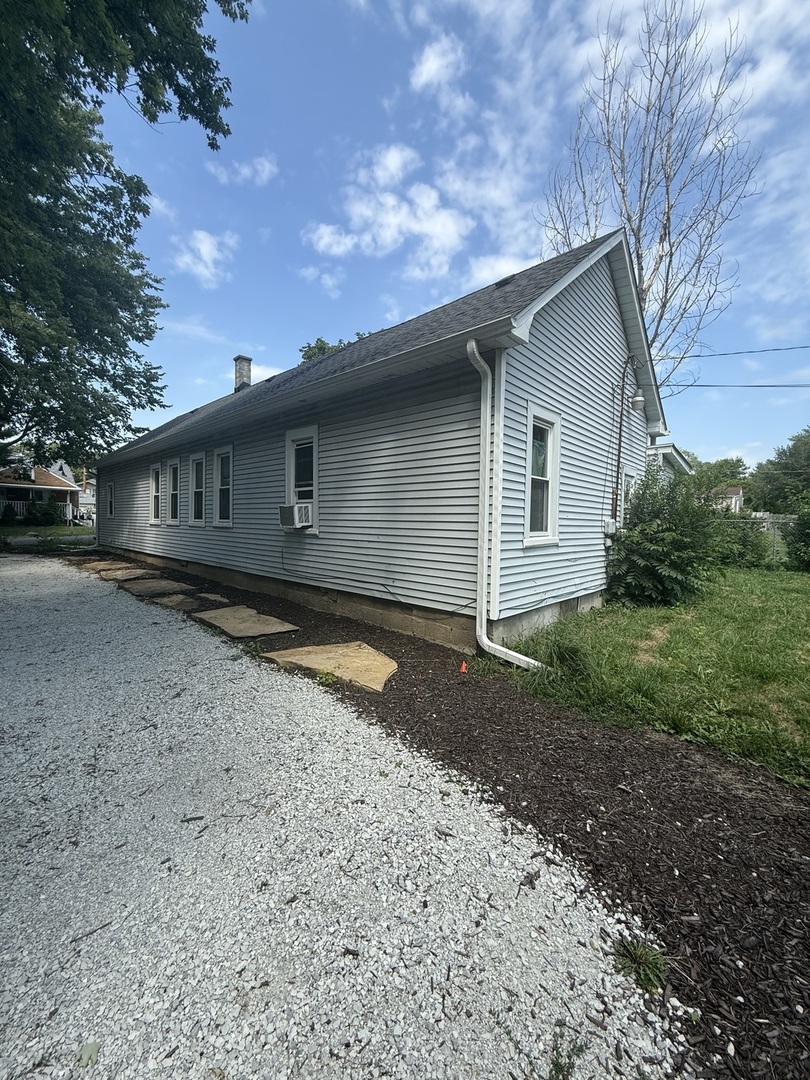 218 Hughes Avenue, Lockport, IL 60441