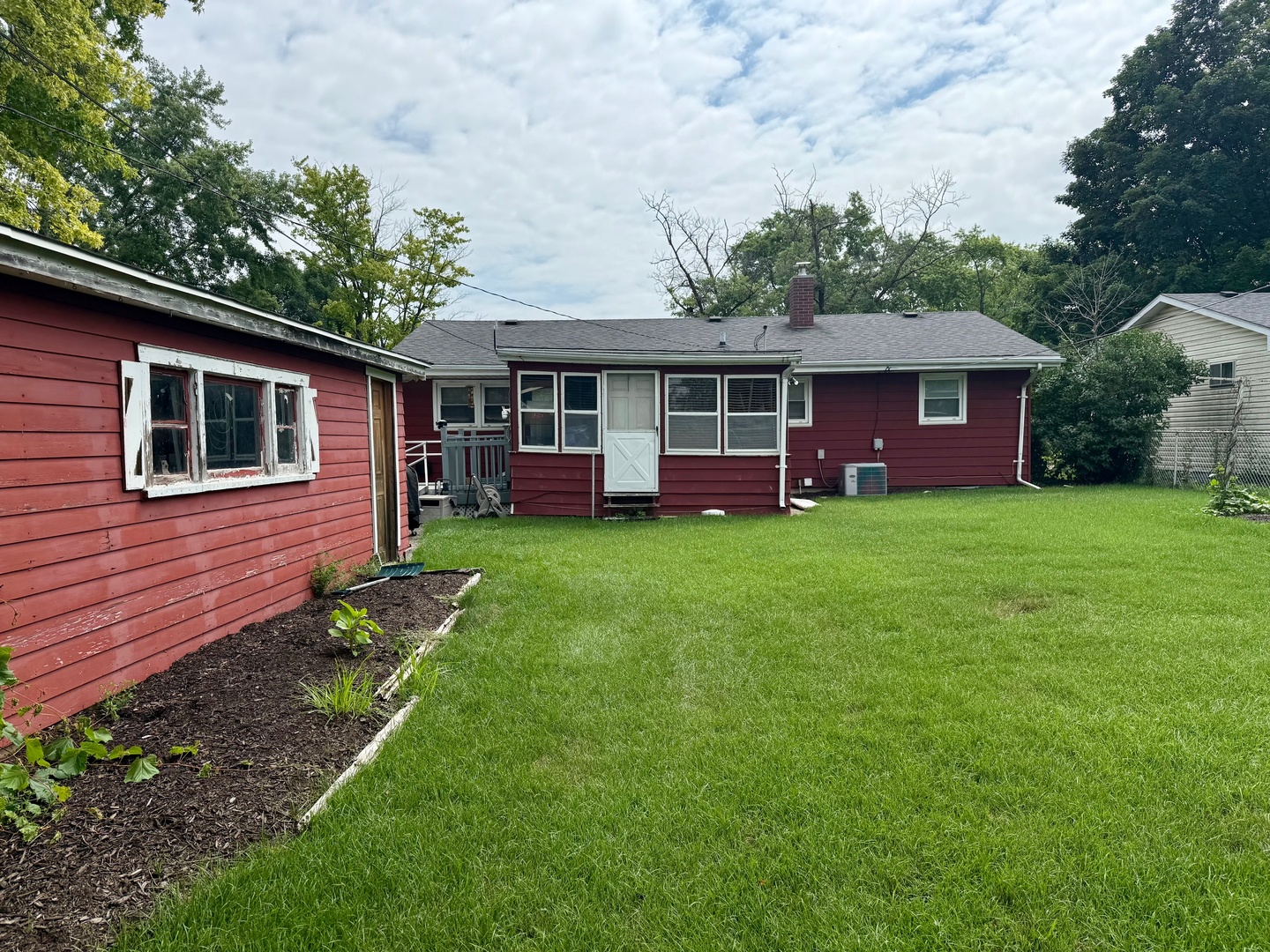 746 N Edgelawn Drive, Aurora, IL 60506