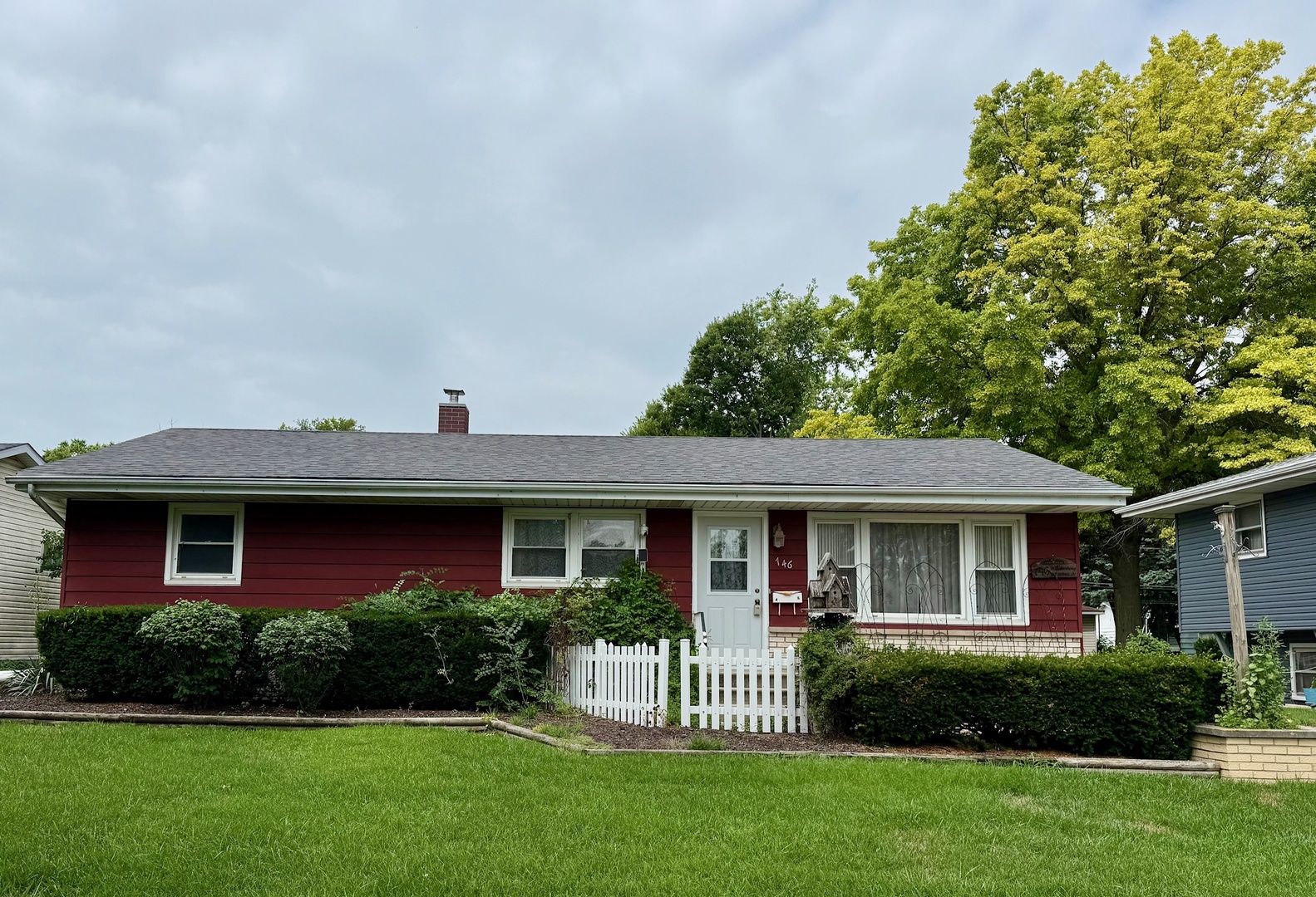 746 N Edgelawn Drive, Aurora, IL 60506