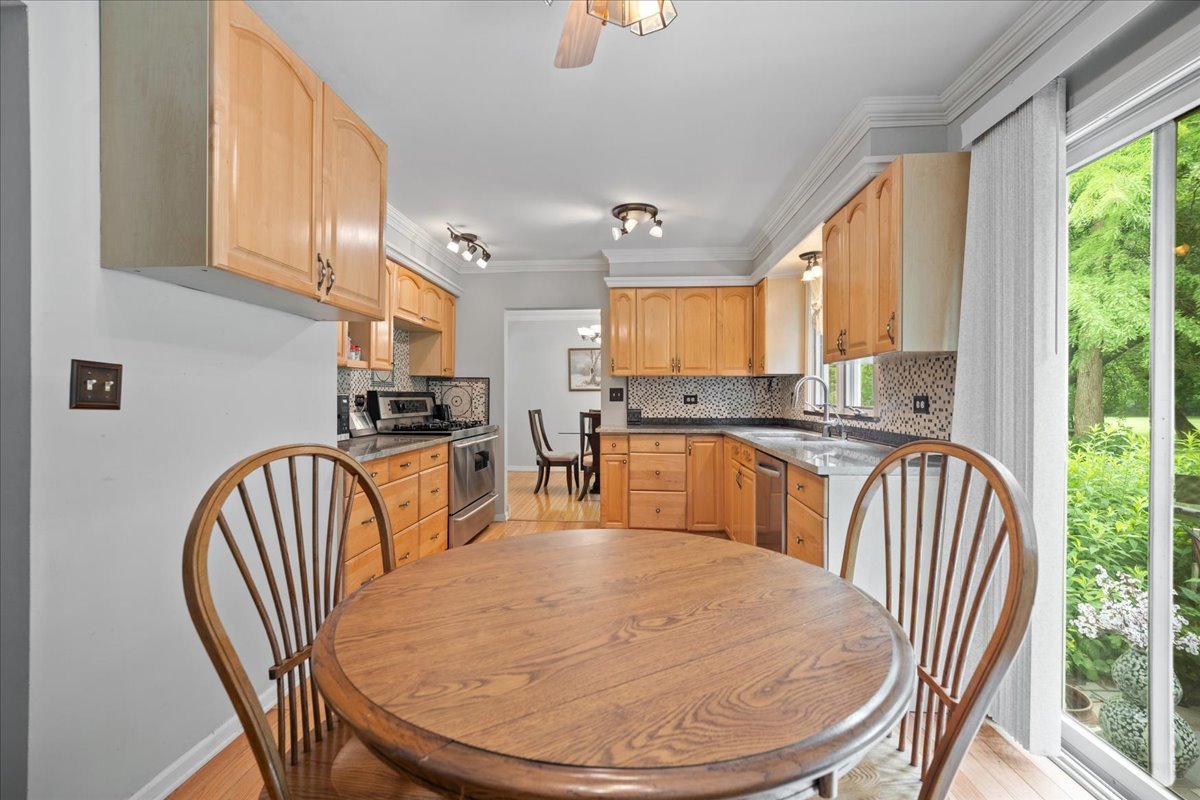 1N730 Macqueen Drive, West Chicago, IL 60185