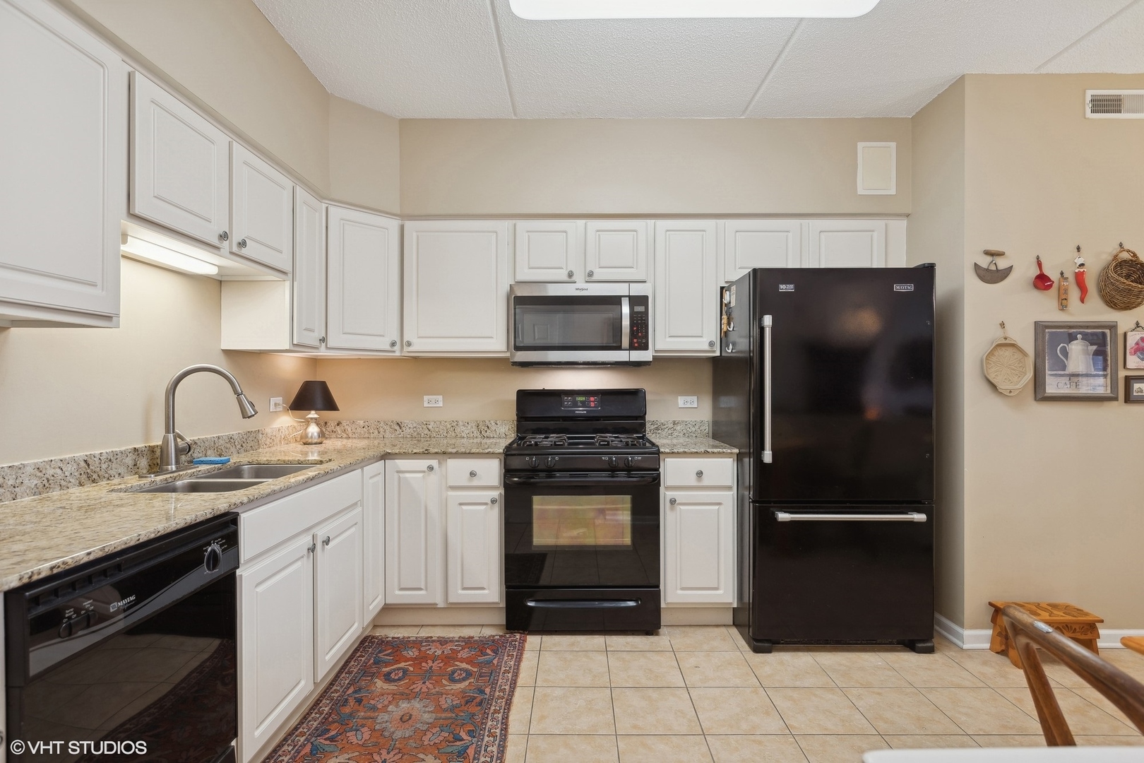 1479 MILWAUKEE Avenue #205, Libertyville, IL 60048