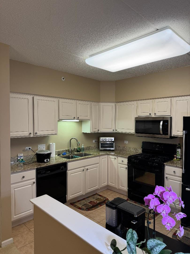 1479 MILWAUKEE Avenue #205, Libertyville, IL 60048