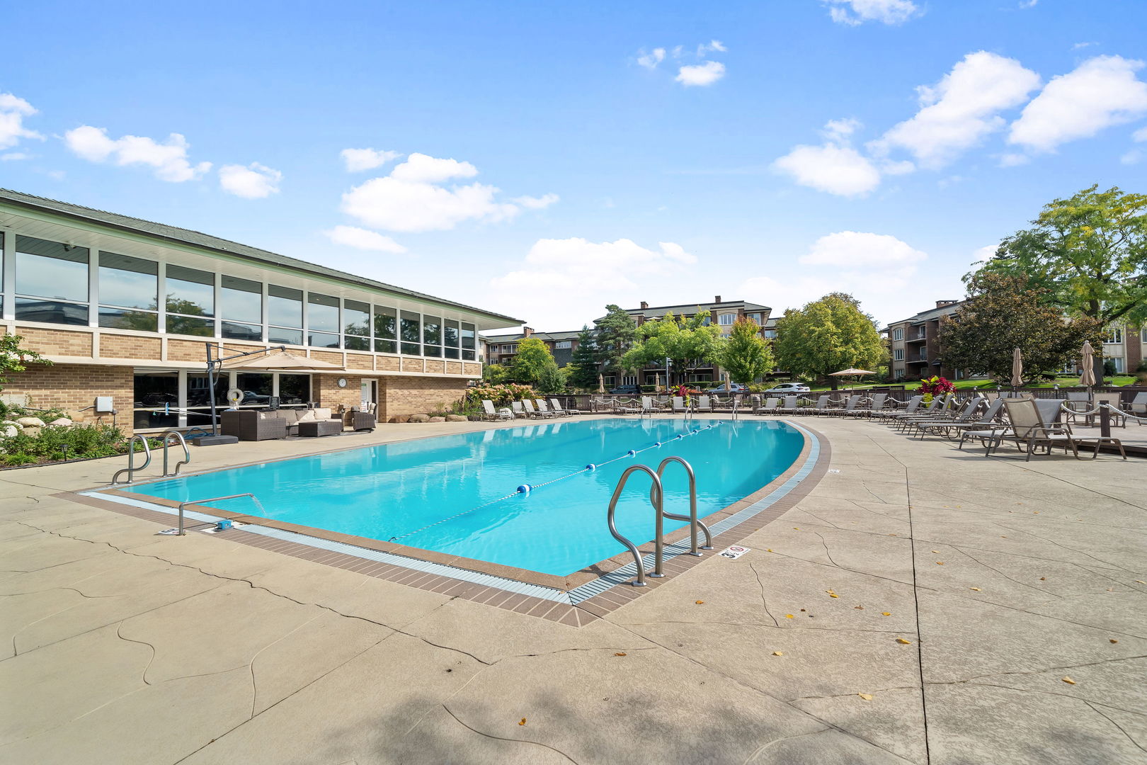 5 Oak Brook Club Drive #N303, Oak Brook, IL 60523