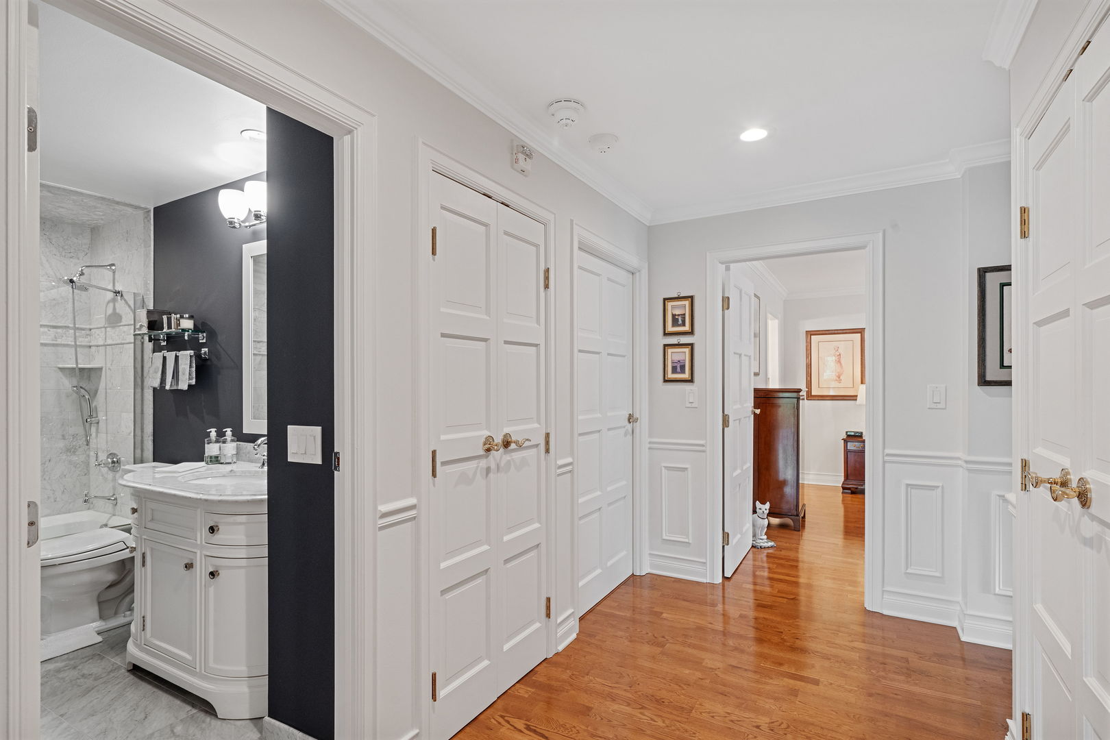 5 Oak Brook Club Drive #N303, Oak Brook, IL 60523