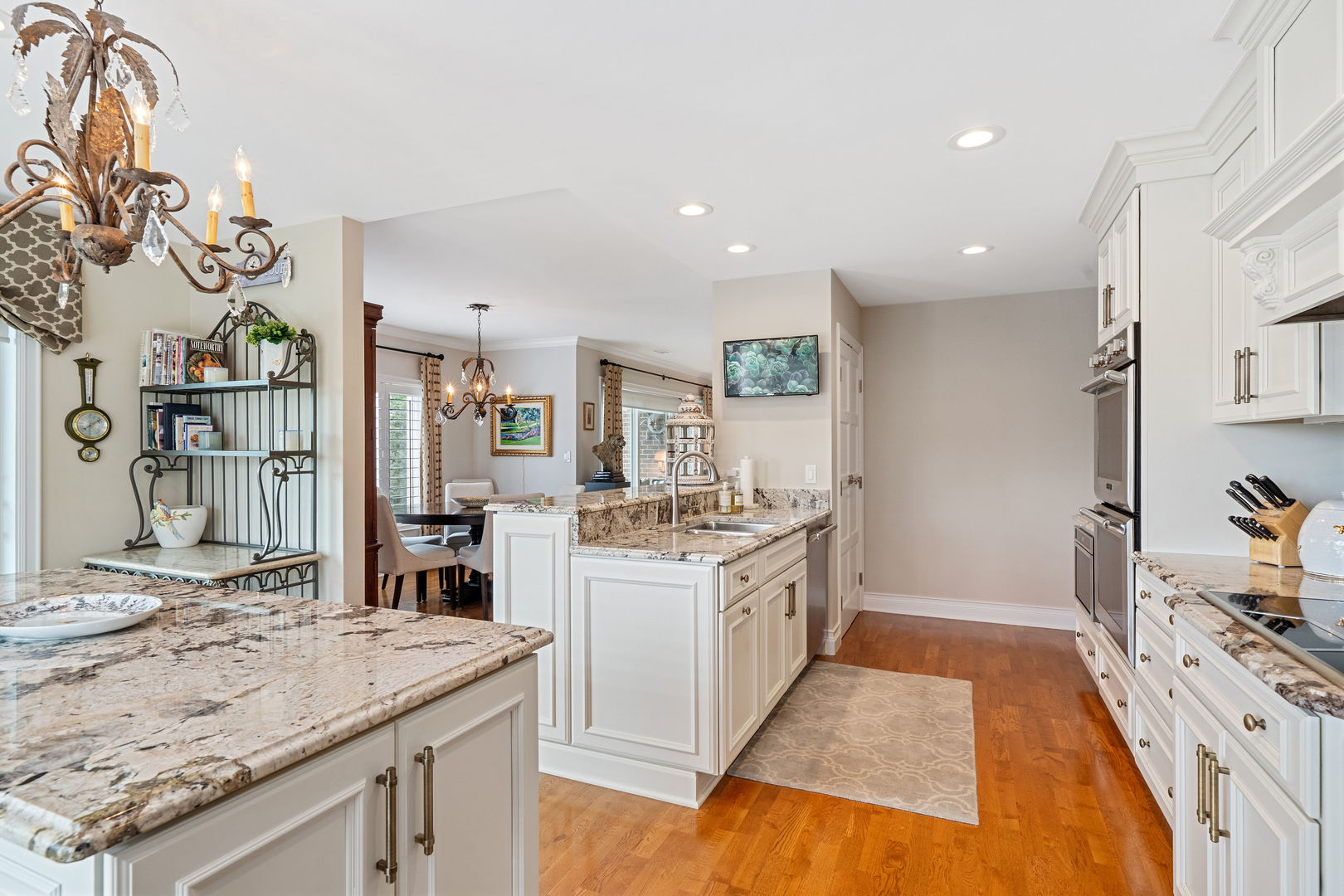 5 Oak Brook Club Drive #N303, Oak Brook, IL 60523