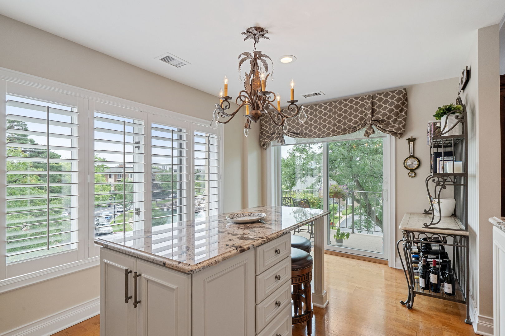 5 Oak Brook Club Drive #N303, Oak Brook, IL 60523
