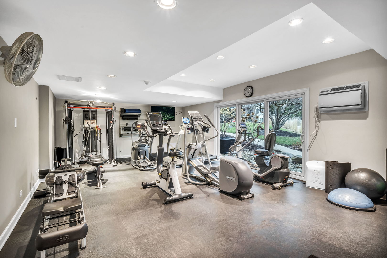 5 Oak Brook Club Drive #N303, Oak Brook, IL 60523