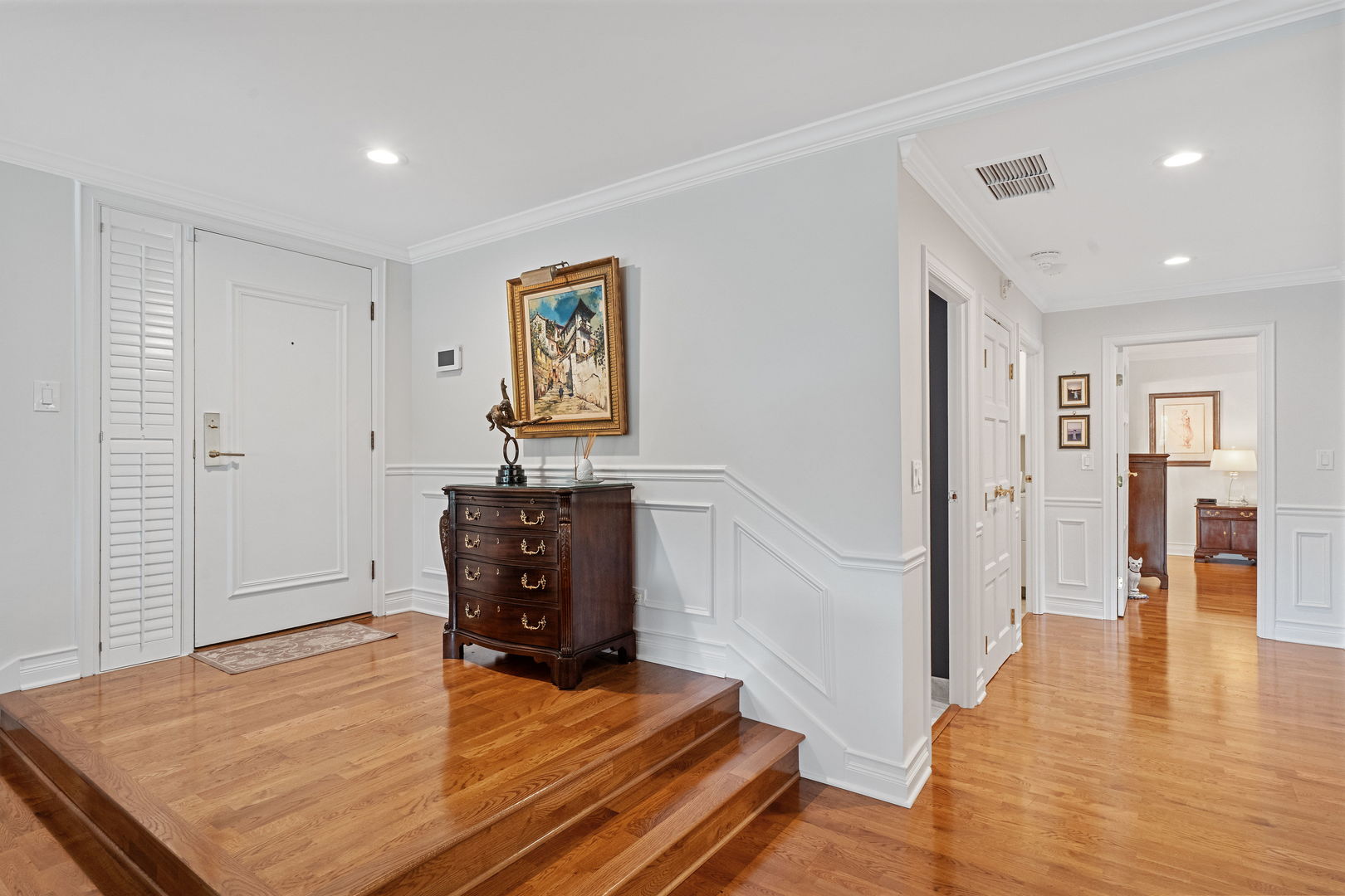 5 Oak Brook Club Drive #N303, Oak Brook, IL 60523