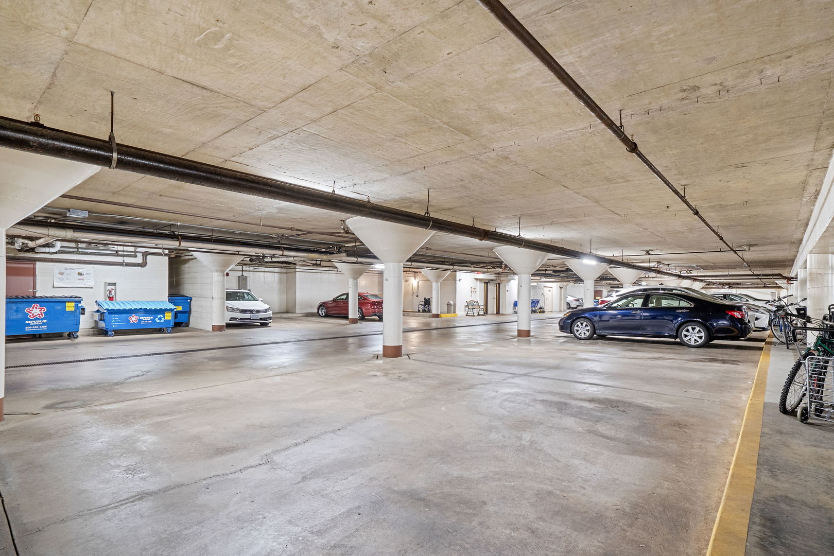 5 Oak Brook Club Drive #N303, Oak Brook, IL 60523