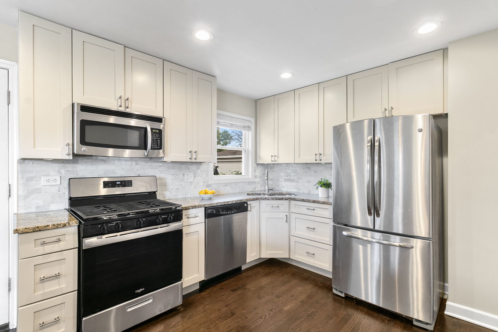 348 E Quincy Street, Riverside, IL 60546