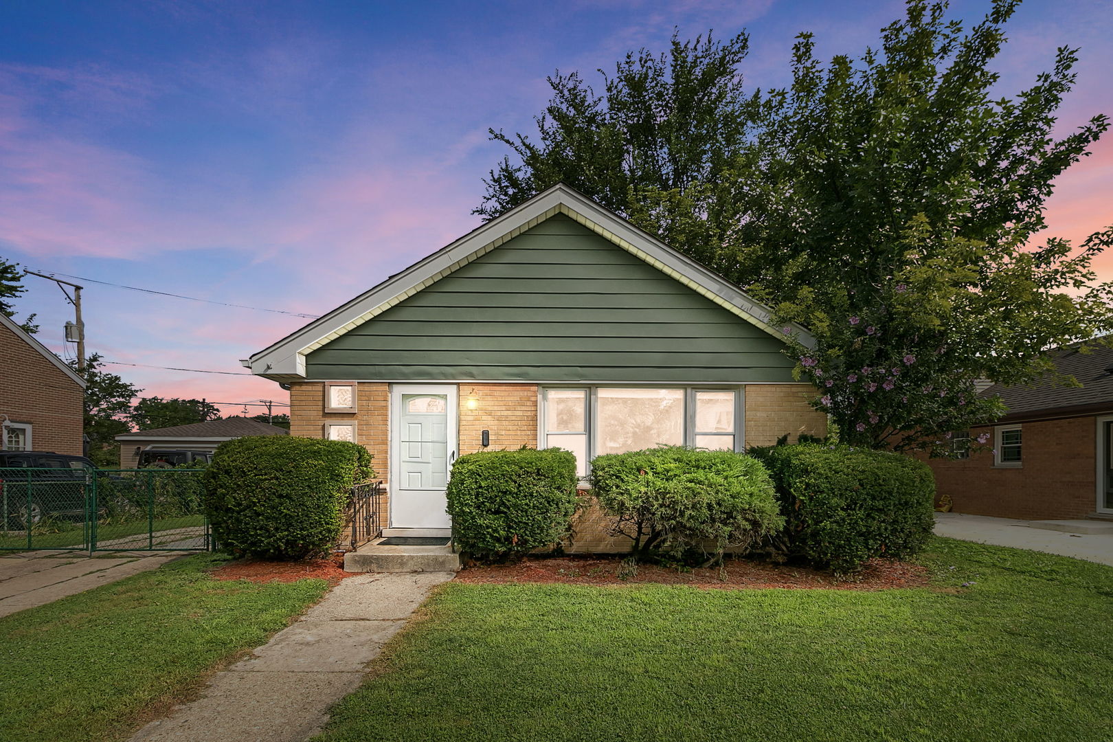 348 E Quincy Street, Riverside, IL 60546