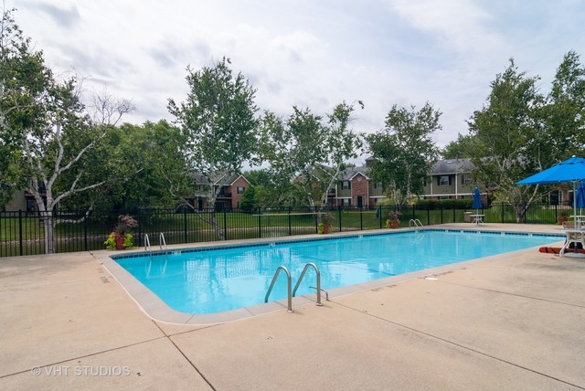 1561 Raymond Drive #103, Naperville, IL 60563