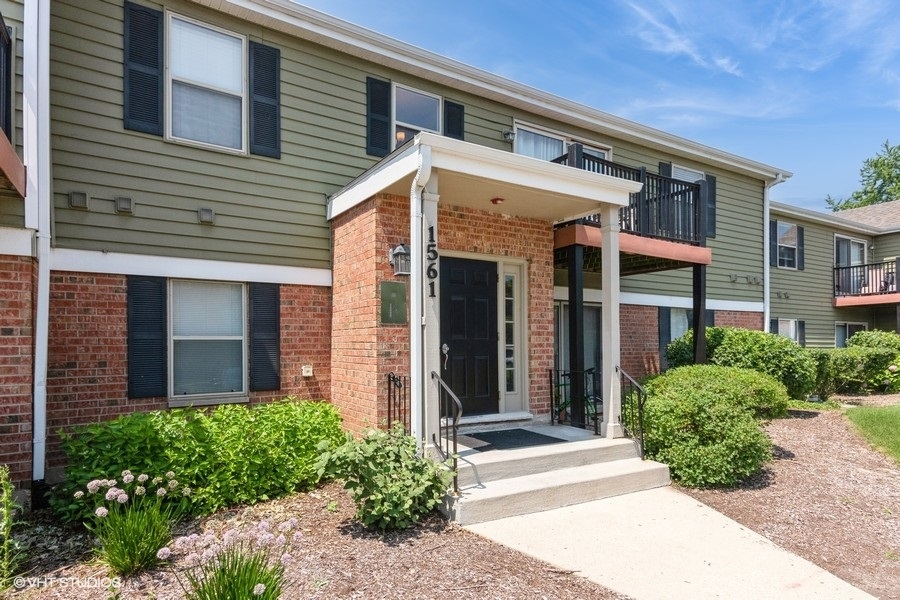 1561 Raymond Drive #103, Naperville, IL 60563