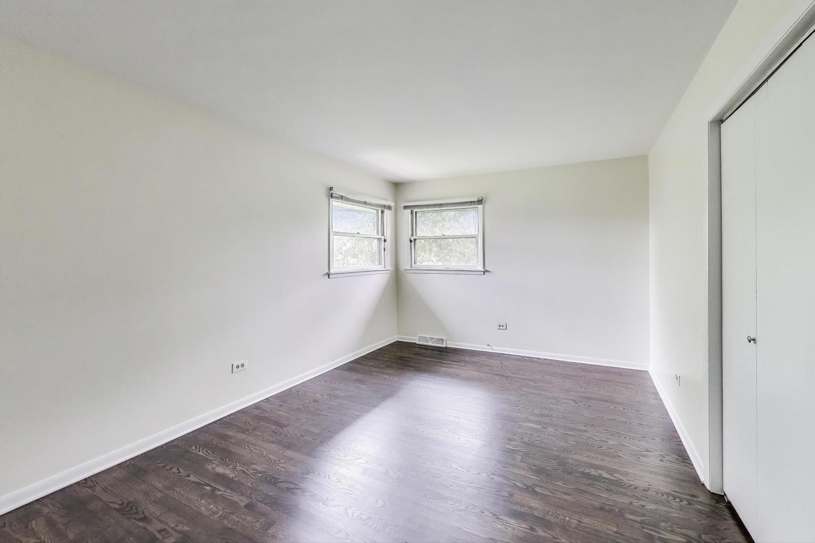 8015 W Church Street, Niles, IL 60714