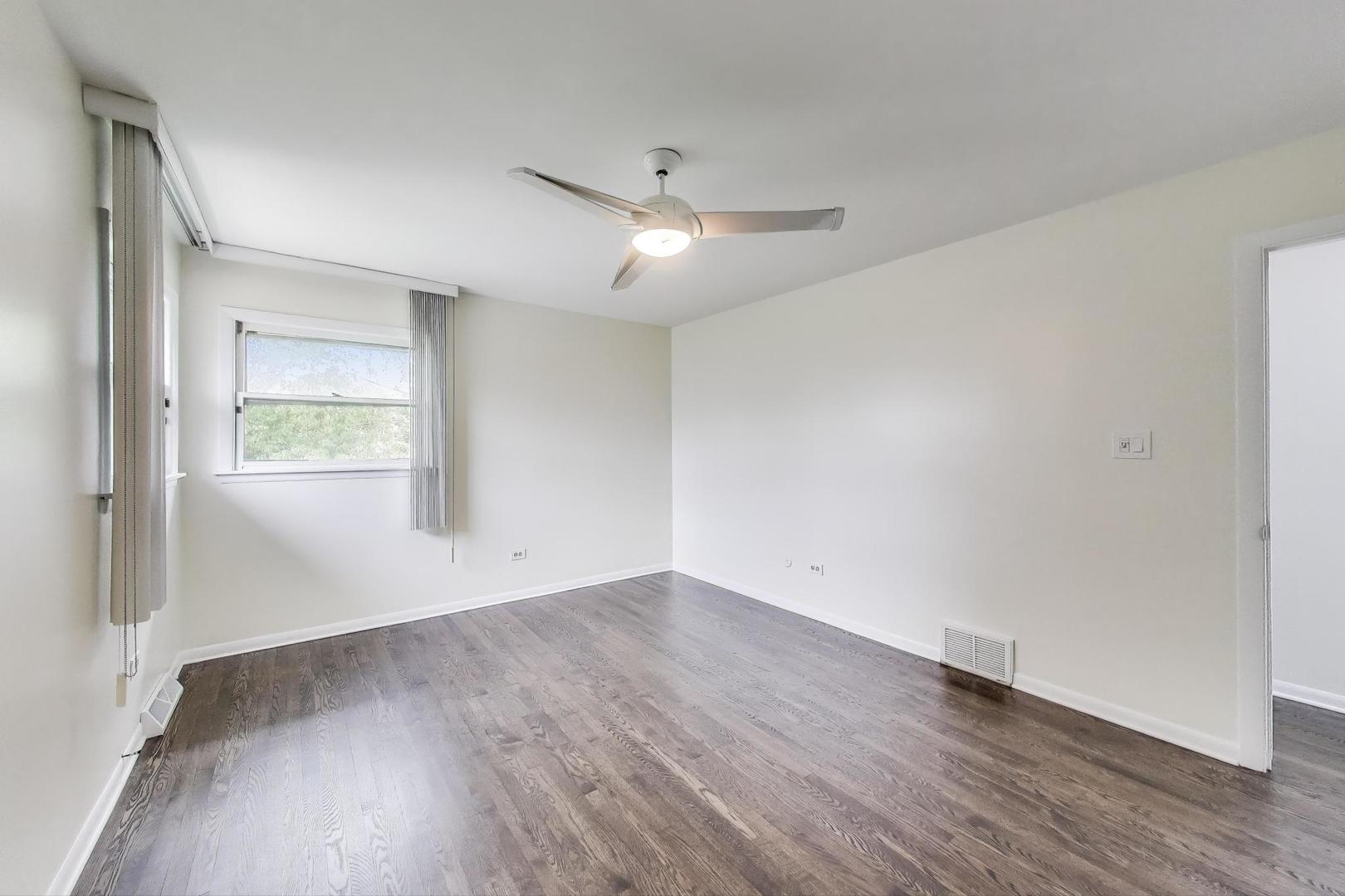 8015 W Church Street, Niles, IL 60714