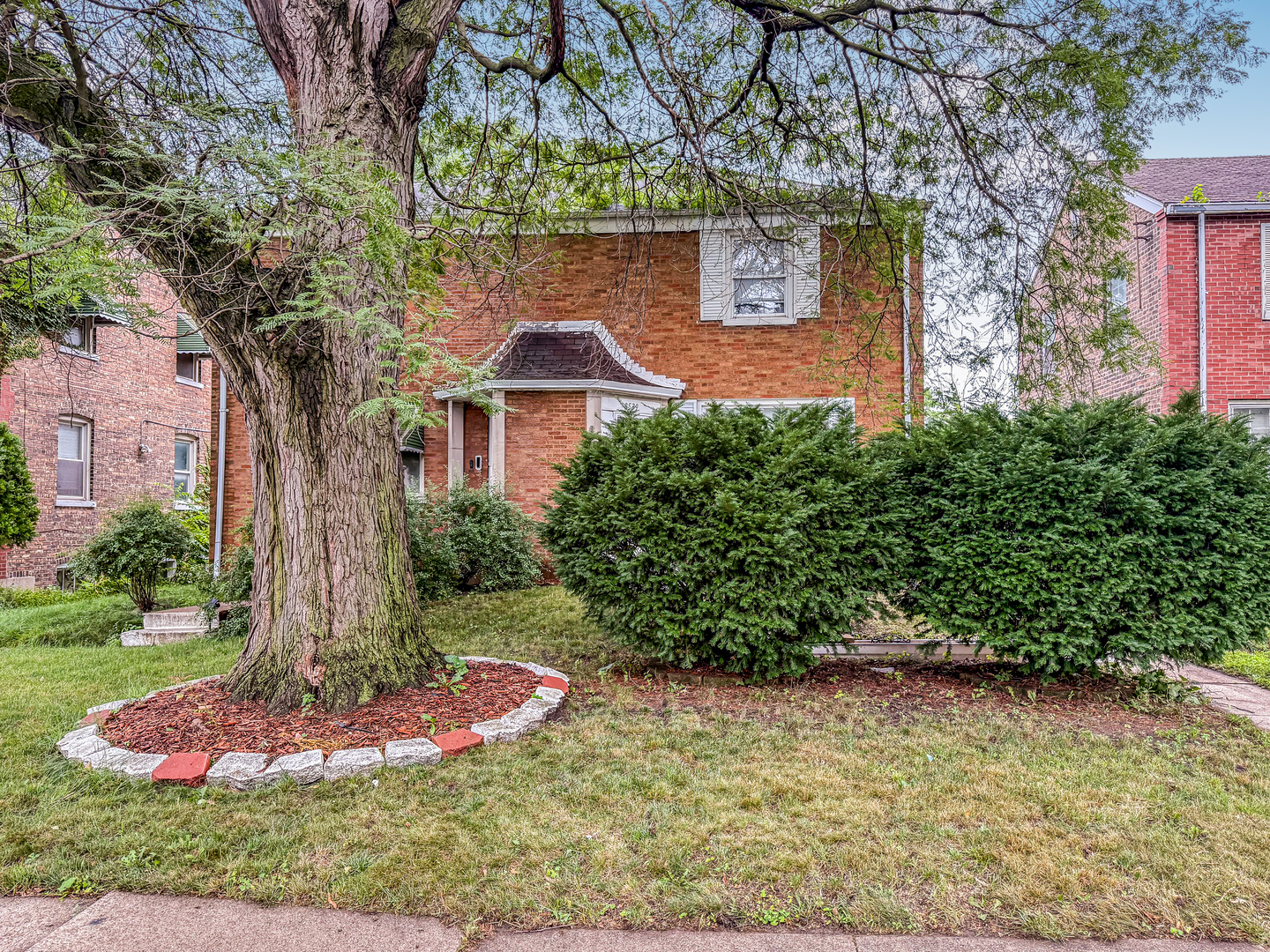 8539 S Saint Lawrence Avenue, Chicago, IL 60619