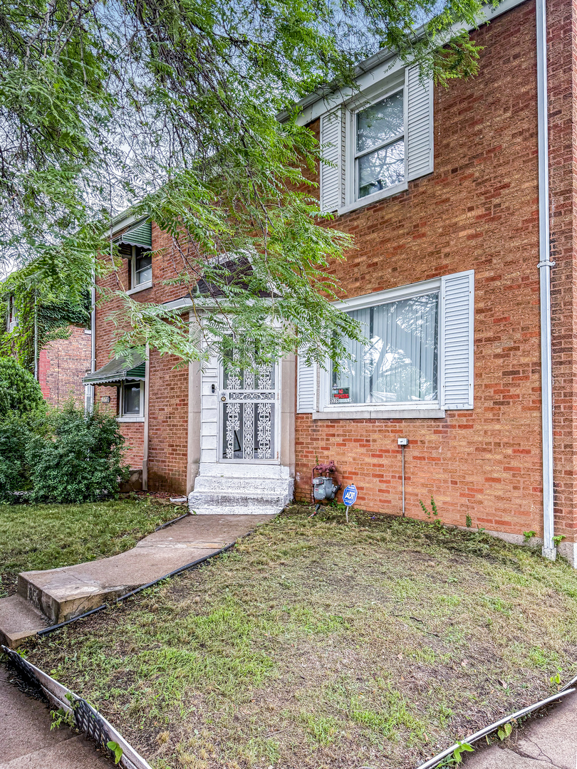 8539 S Saint Lawrence Avenue, Chicago, IL 60619