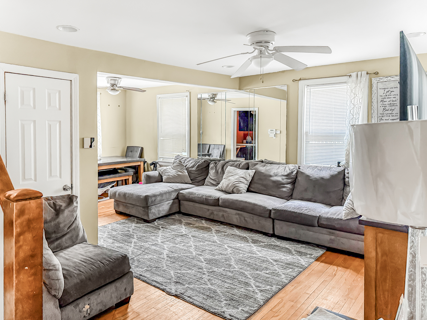 8539 S Saint Lawrence Avenue, Chicago, IL 60619