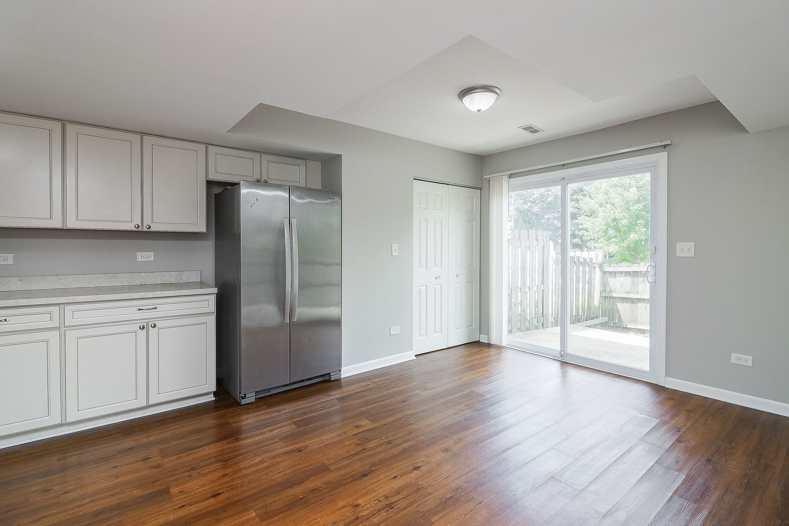 2V Fernwood Drive, Bolingbrook, IL 60440