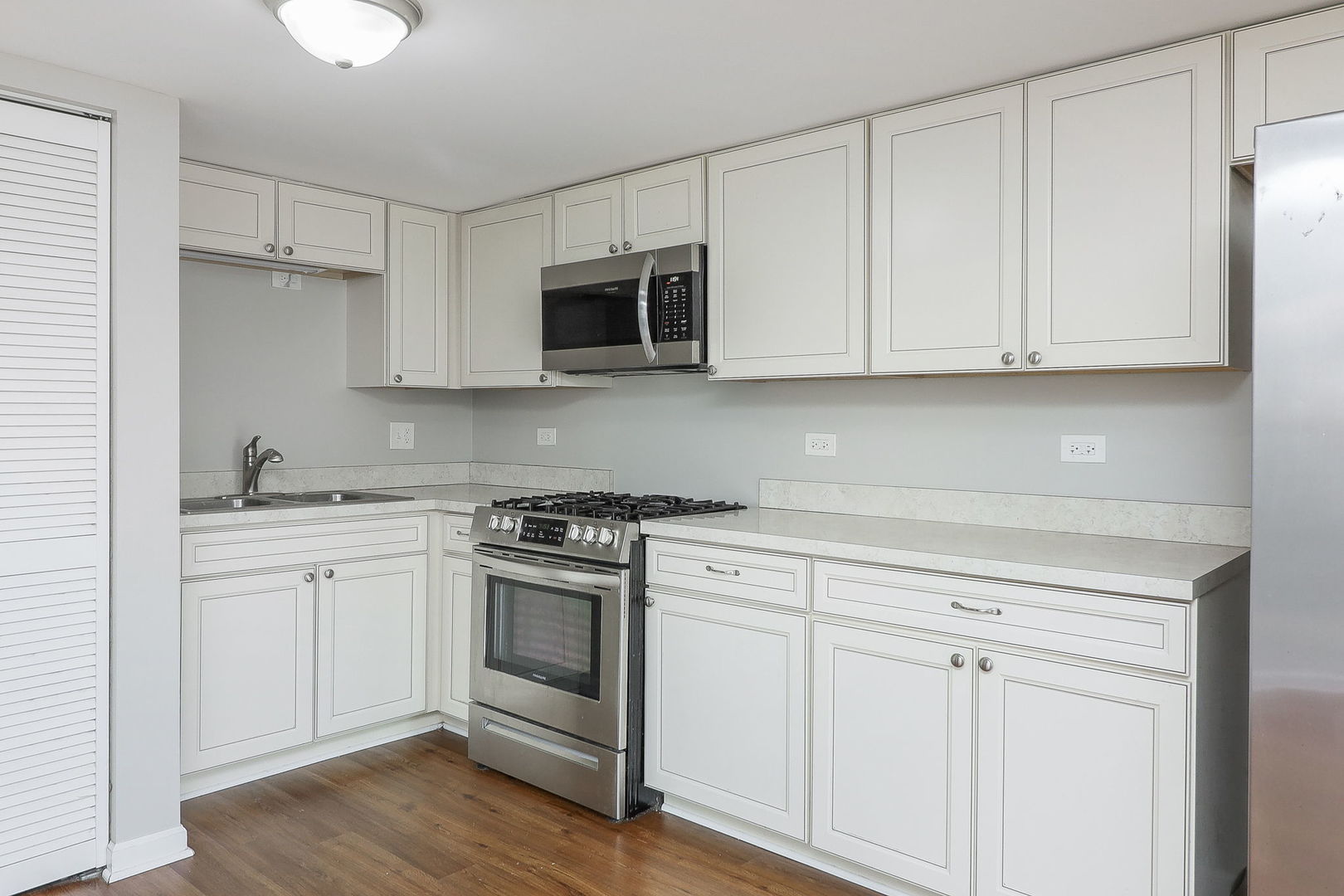 2V Fernwood Drive, Bolingbrook, IL 60440