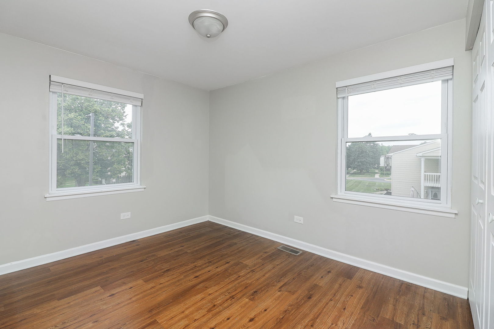 2V Fernwood Drive, Bolingbrook, IL 60440