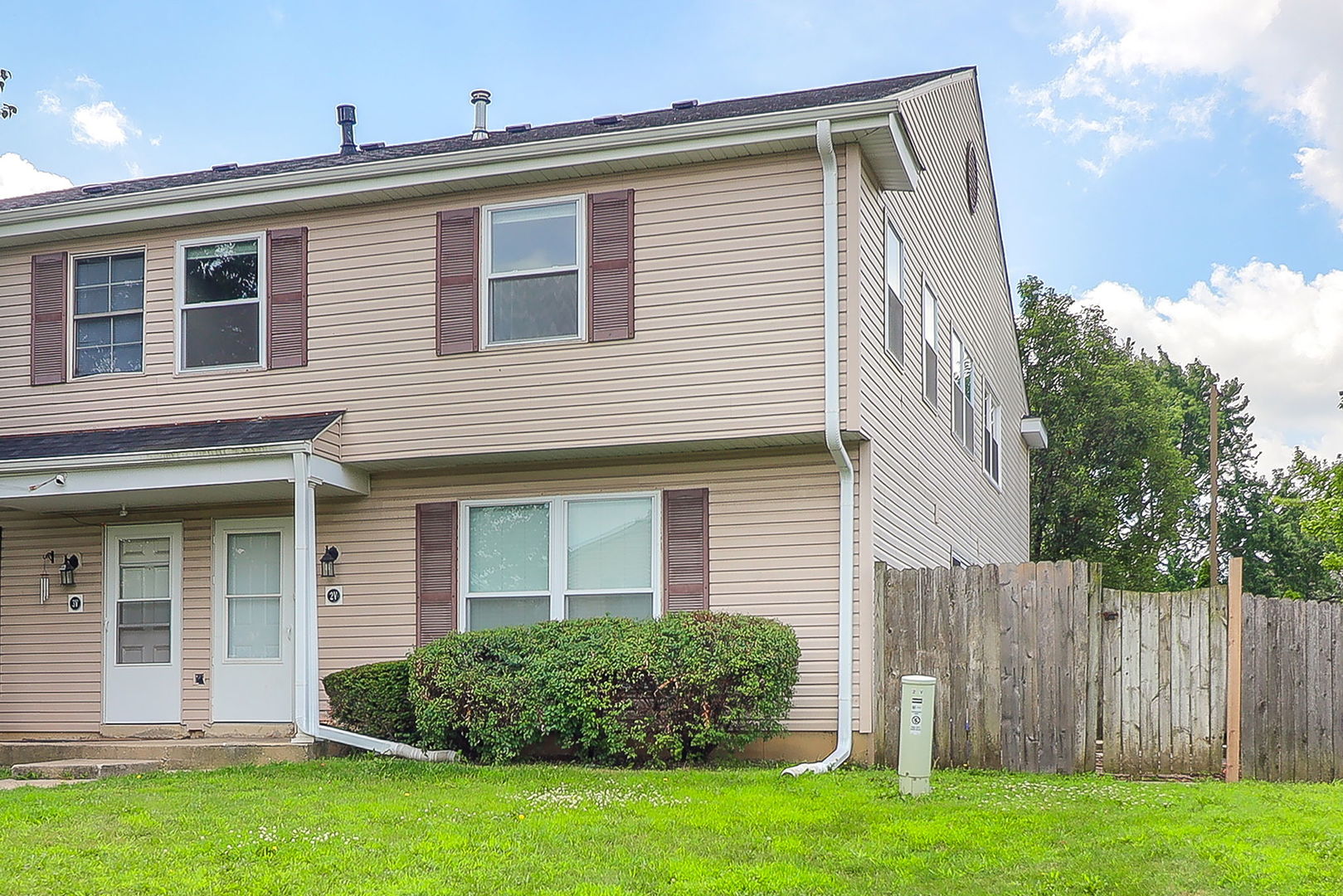 2V Fernwood Drive, Bolingbrook, IL 60440