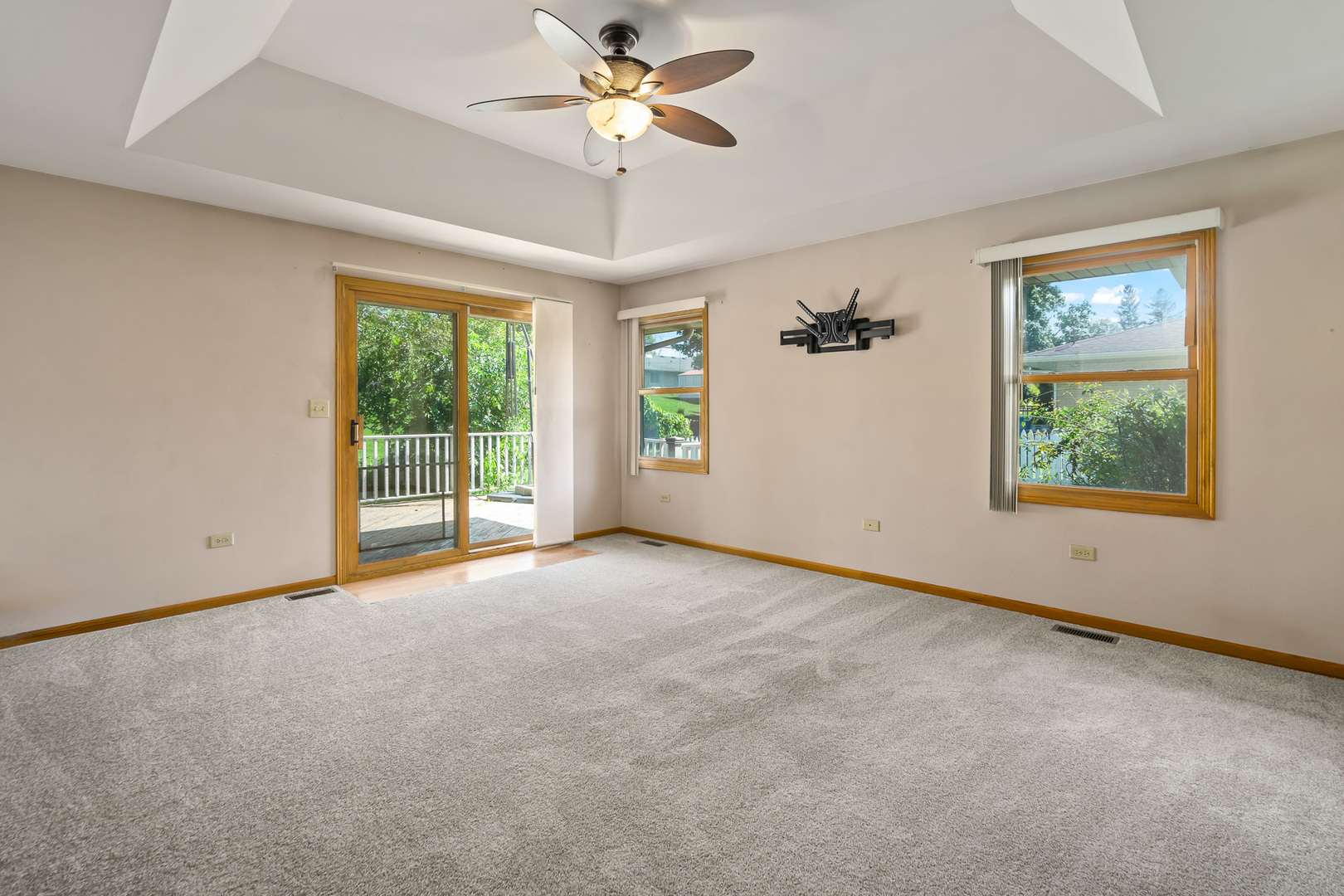 1616 Barthelone Street, Crest Hill, IL 60403