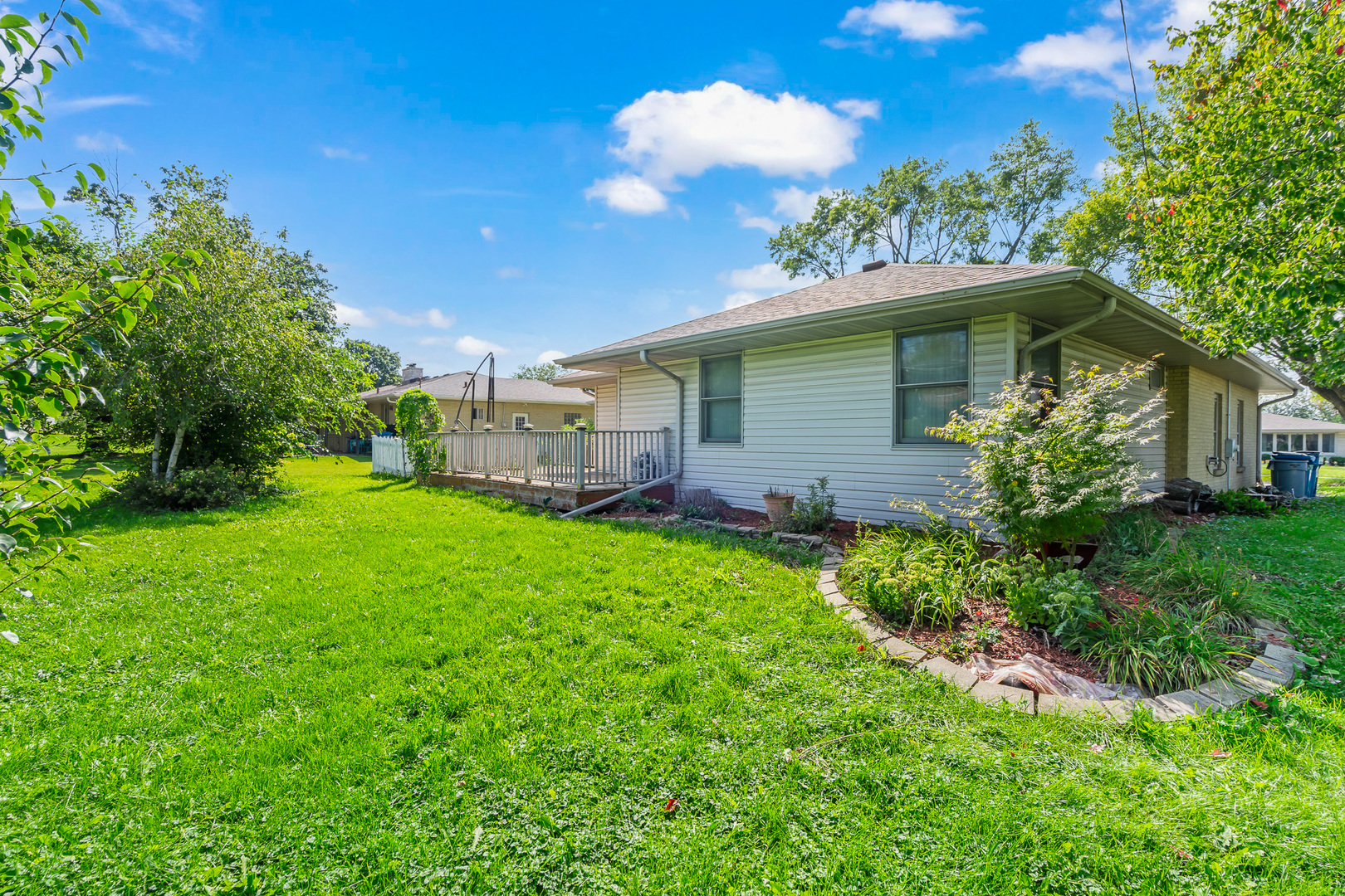 1616 Barthelone Street, Crest Hill, IL 60403
