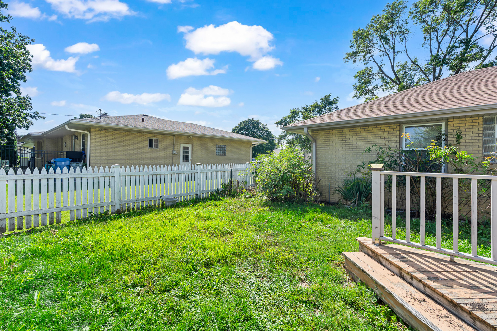 1616 Barthelone Street, Crest Hill, IL 60403